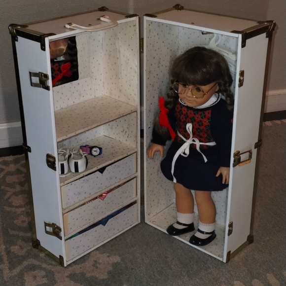 American Girl Molly & Trunk ect - Picture 2 of 10